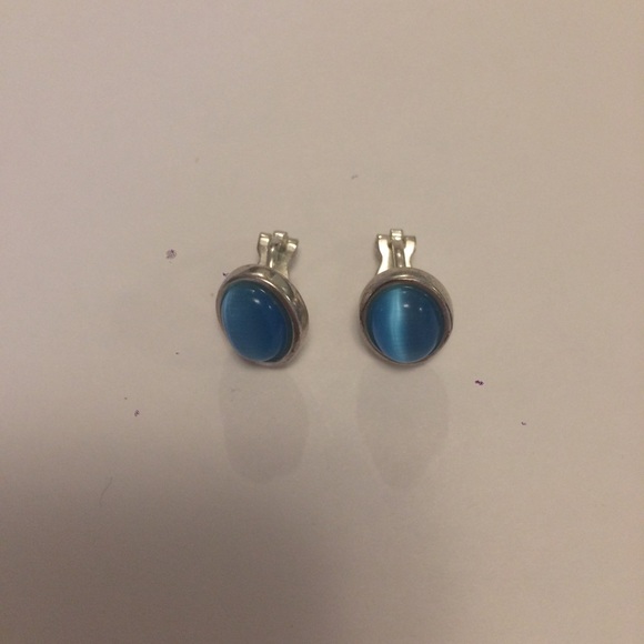 Vintage Moonstone Silver Clip-On Earrings - Picture 2 of 4